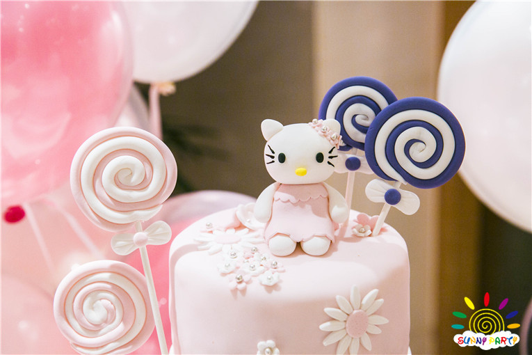 Hello KittyⲼ Hello Kitty