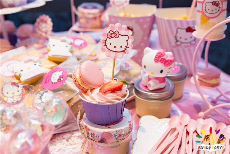 Hello KittyⲼ Hello Kitty