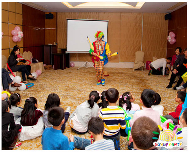 小丑表演 Clown